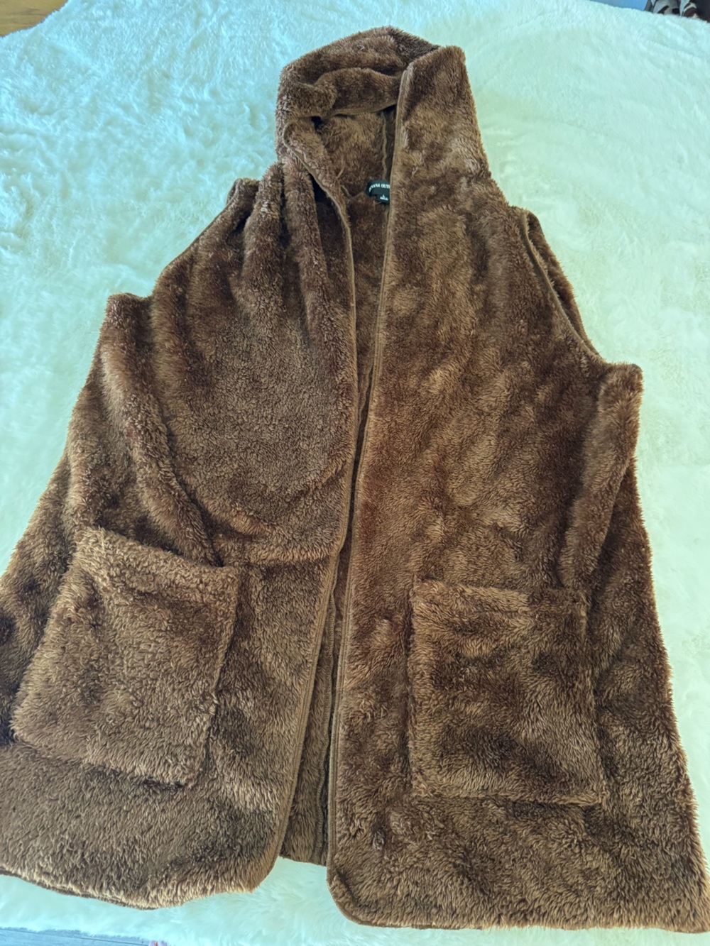 Zenana Outfitters Kids Plush Brown Zip Front Vest